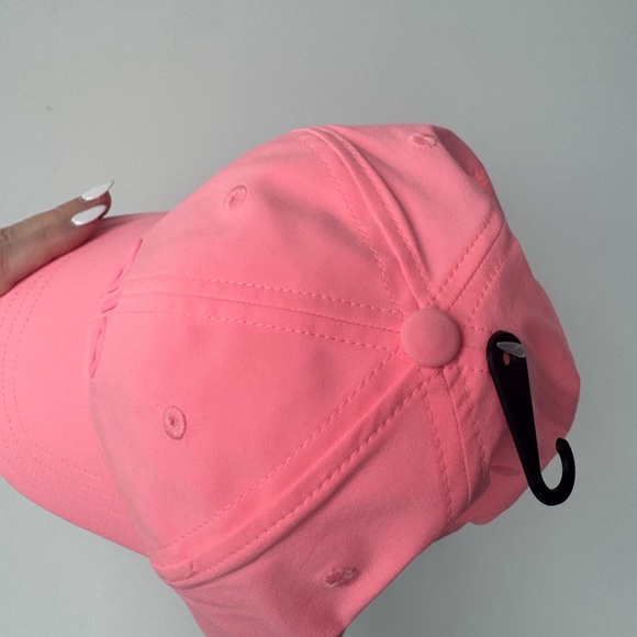 ALO Yoga Accessories - Alo Yoga Neon Bubblegum Hat